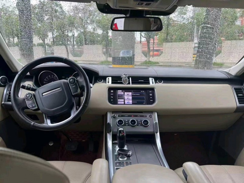 东营13年路虎揽胜运动8