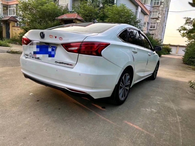 东营18年长安汽车睿骋CC5