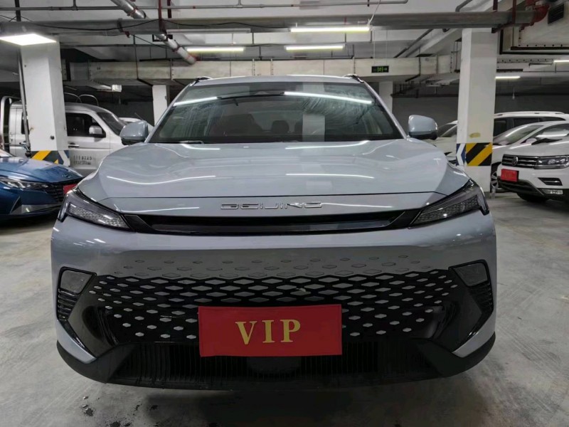 成都23年北汽制造魔方1