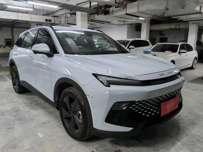 成都23年北汽制造魔方3