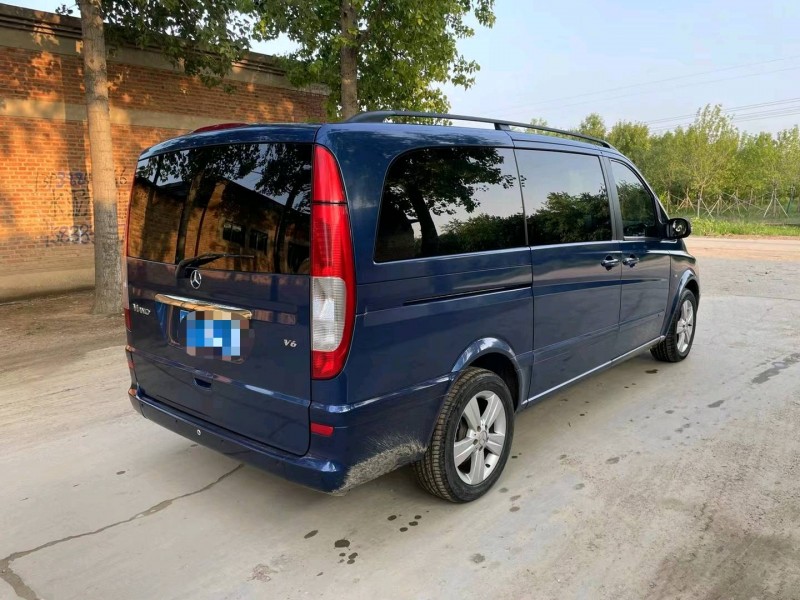 保定11年奔驰唯雅诺8