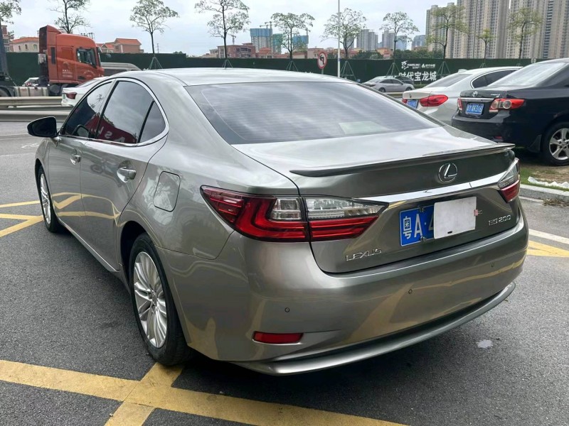 佛山17年雷克萨斯ES6