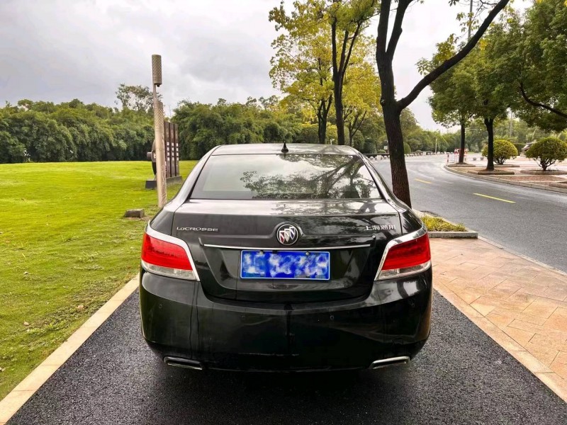 湖州13年别克君越3