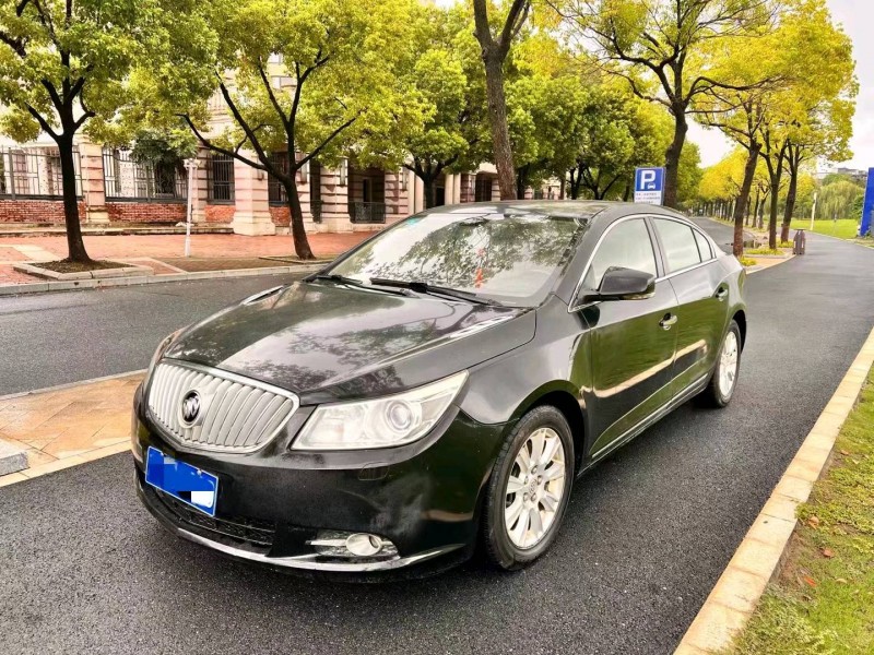 湖州13年别克君越8