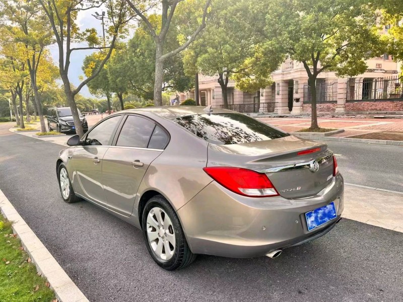 湖州13年别克君威7