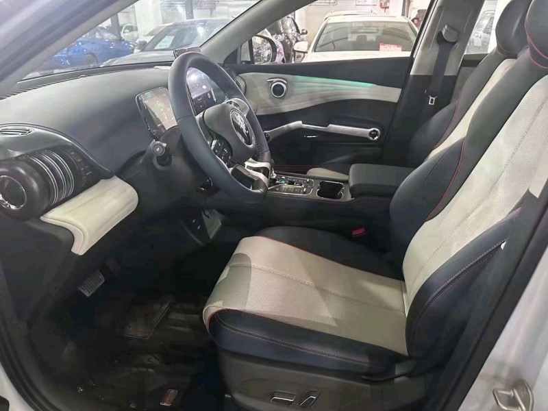 嘉兴23年比亚迪元8