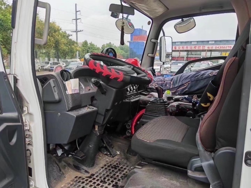 济南22年解放箱货J62