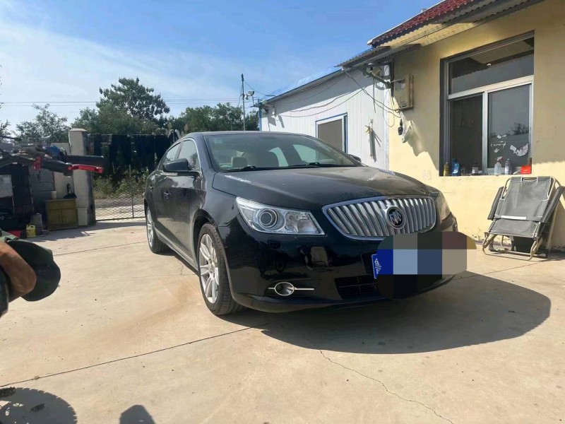 枣庄12年别克君越3