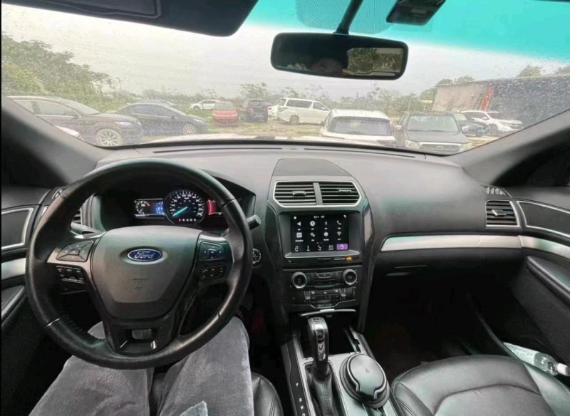 汕头17年福特探险者3