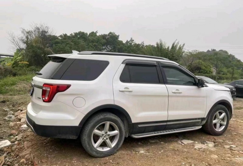 汕头17年福特探险者4