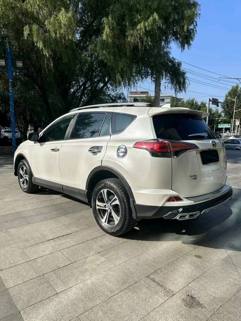 沈阳17年丰田RAV4荣放7