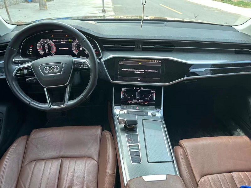 济宁19年奥迪A6L8