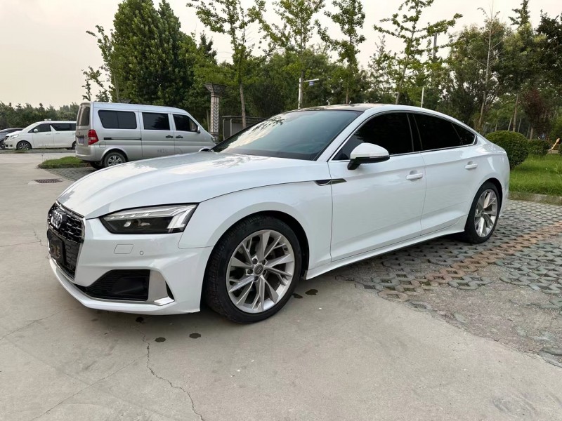 济宁21年奥迪A52