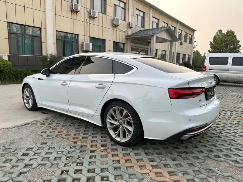 济宁21年奥迪A55