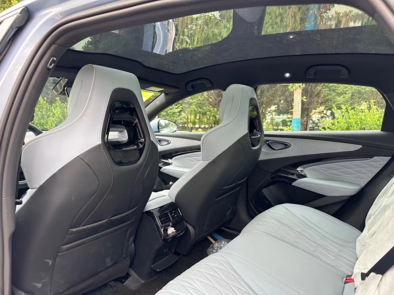 济宁23年比亚迪海豹6