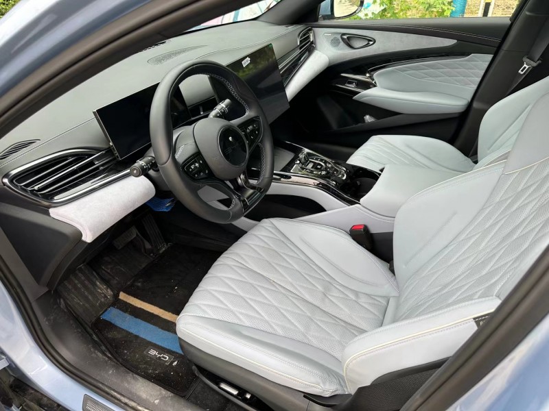 济宁23年比亚迪海豹7