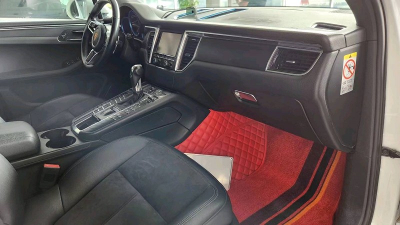 邯郸15年保时捷Macan5