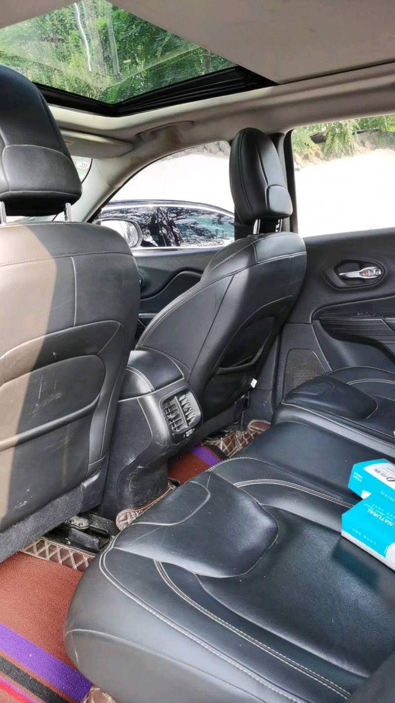 邯郸17年Jeep自由光6