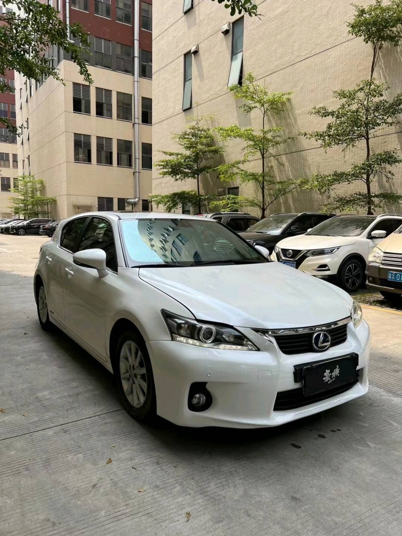 佛山12年雷克萨斯CT2