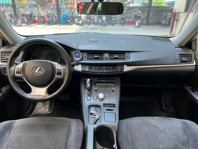 佛山12年雷克萨斯CT7