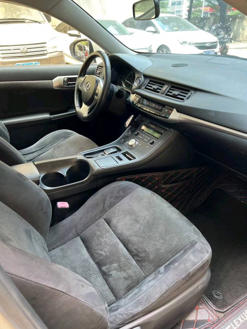 佛山12年雷克萨斯CT8