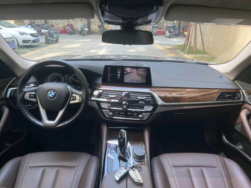 佛山19年宝马5系8