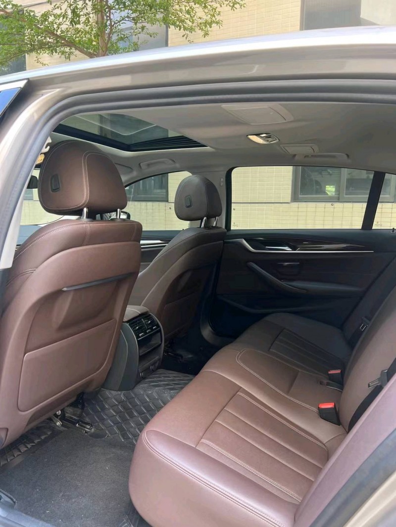 佛山19年宝马5系9