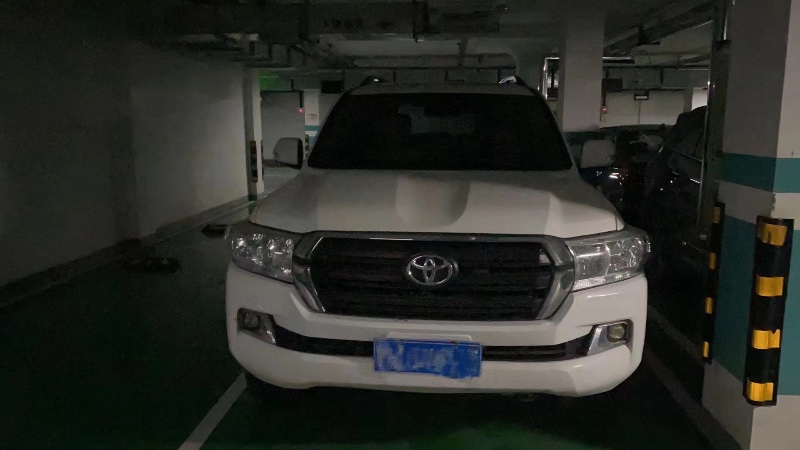 济南13年丰田兰德酷路泽1