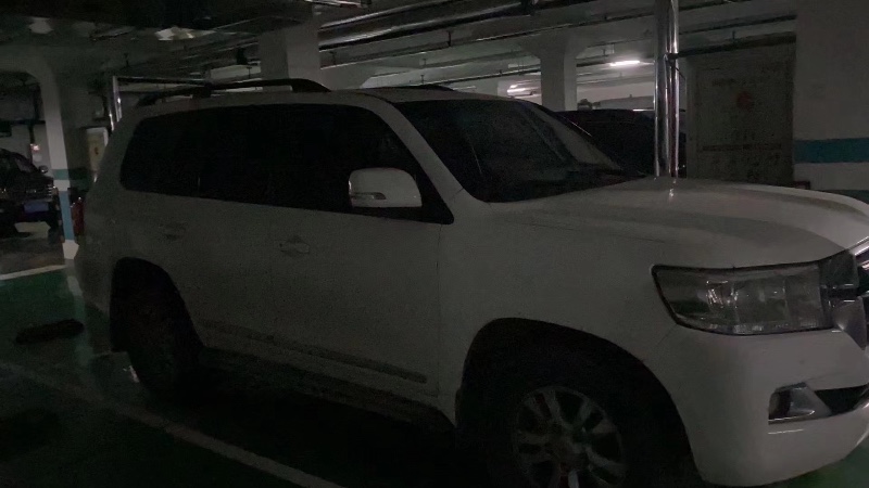 济南13年丰田兰德酷路泽5