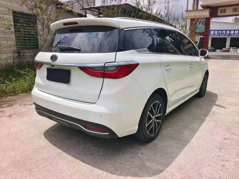 珠海18年比亚迪宋5