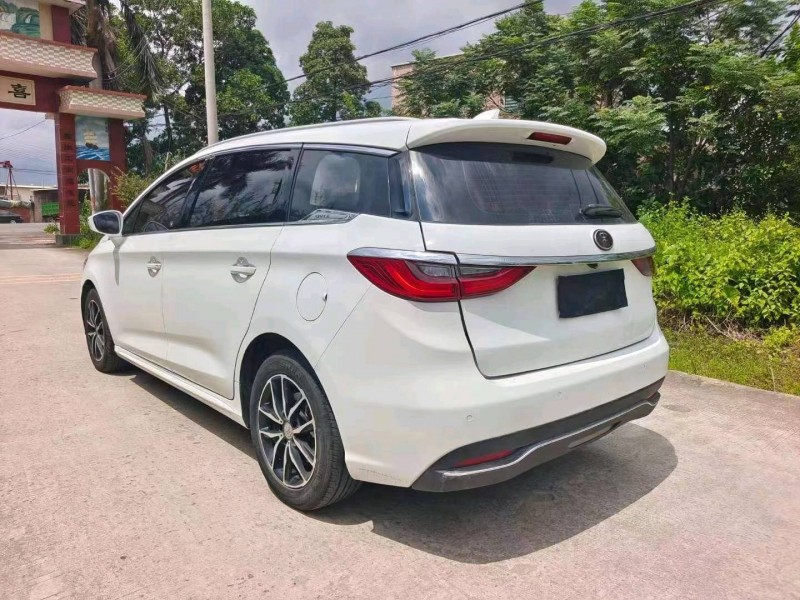 珠海18年比亚迪宋6