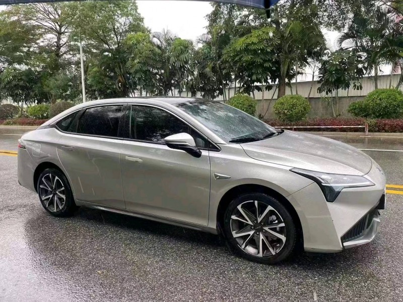 佛山22年传祺埃安S2