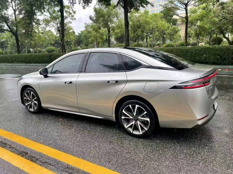 佛山22年传祺埃安S9