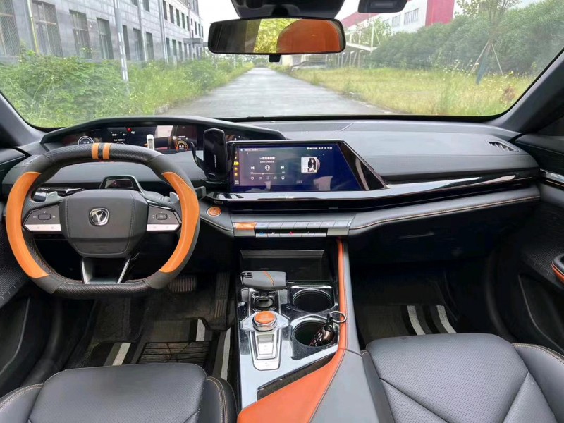 盐城23年长安汽车UNI-V6