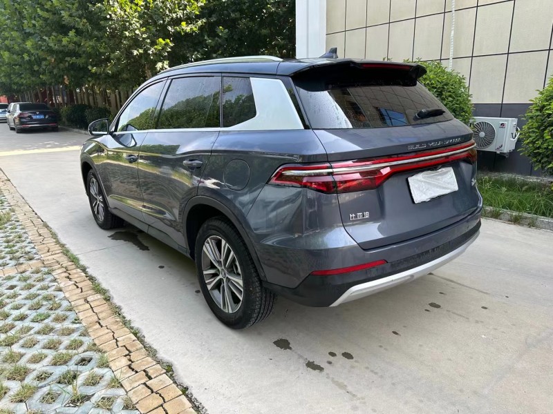 济宁21年比亚迪宋4