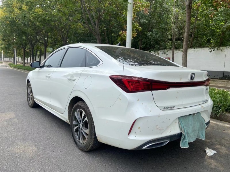 济宁22年长安汽车逸动4