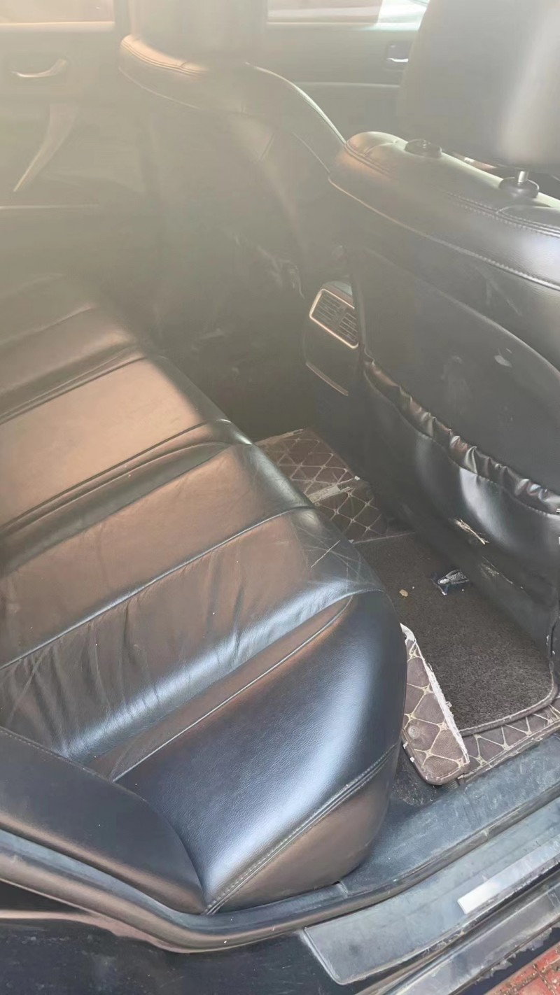 济宁11年日产天籁5