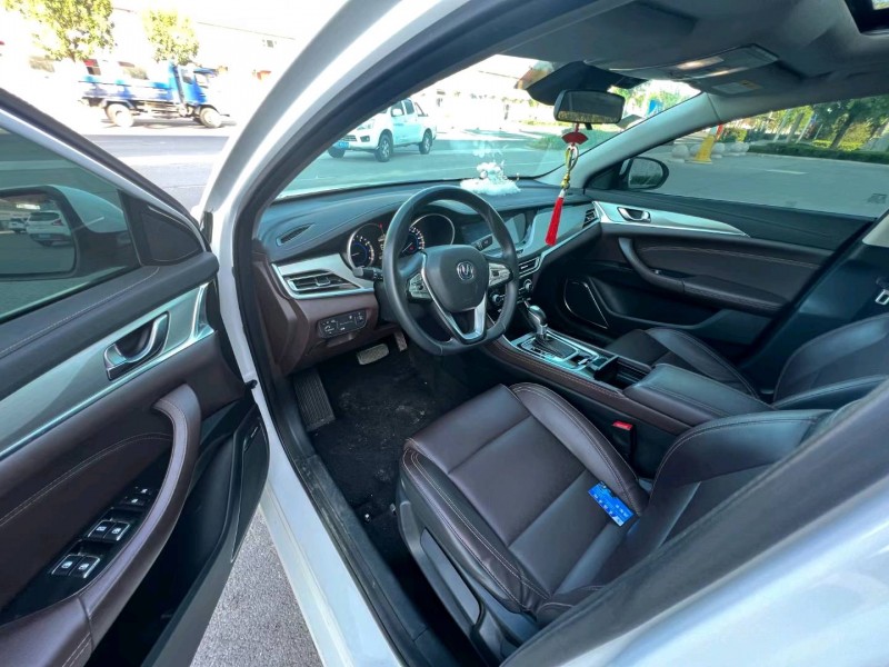 淄博18年长安汽车逸动4