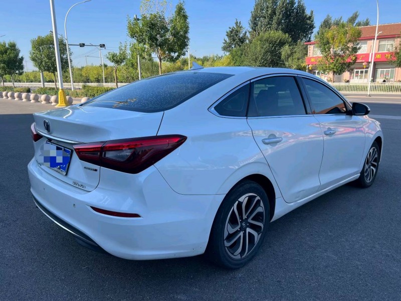 淄博18年长安汽车逸动7