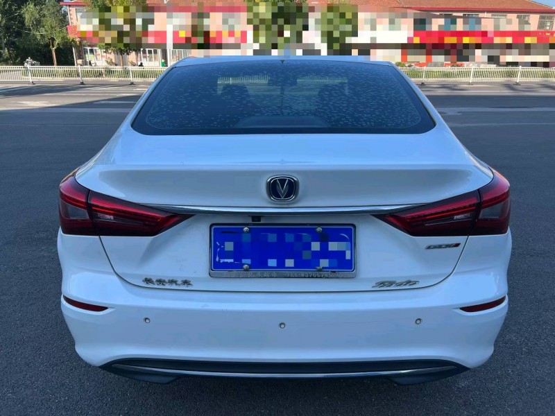 淄博18年长安汽车逸动9