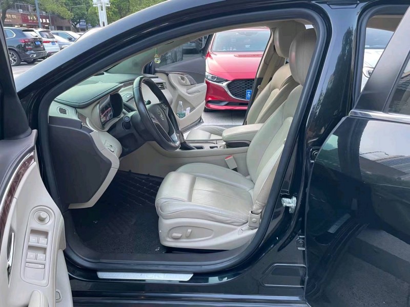 苏州16年别克君越8