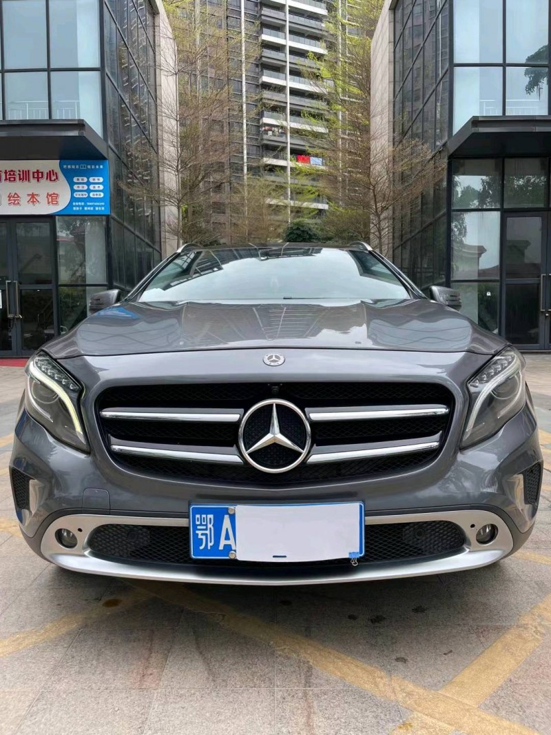 佛山17年奔驰GLA1
