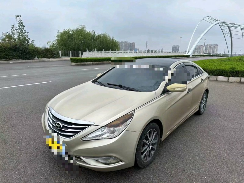 聊城13年现代索纳塔八2