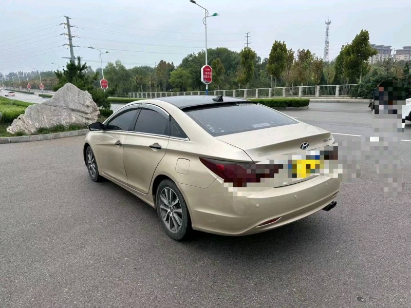 聊城13年现代索纳塔八7