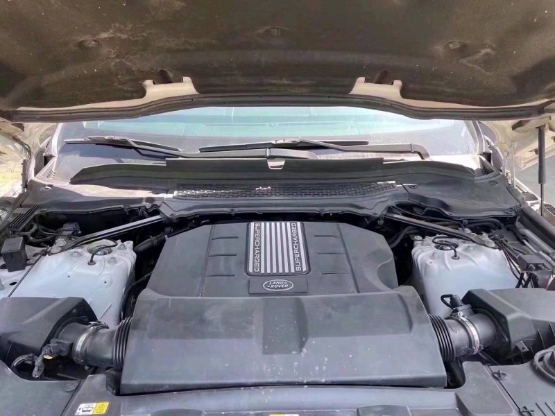 东营16年路虎揽胜9