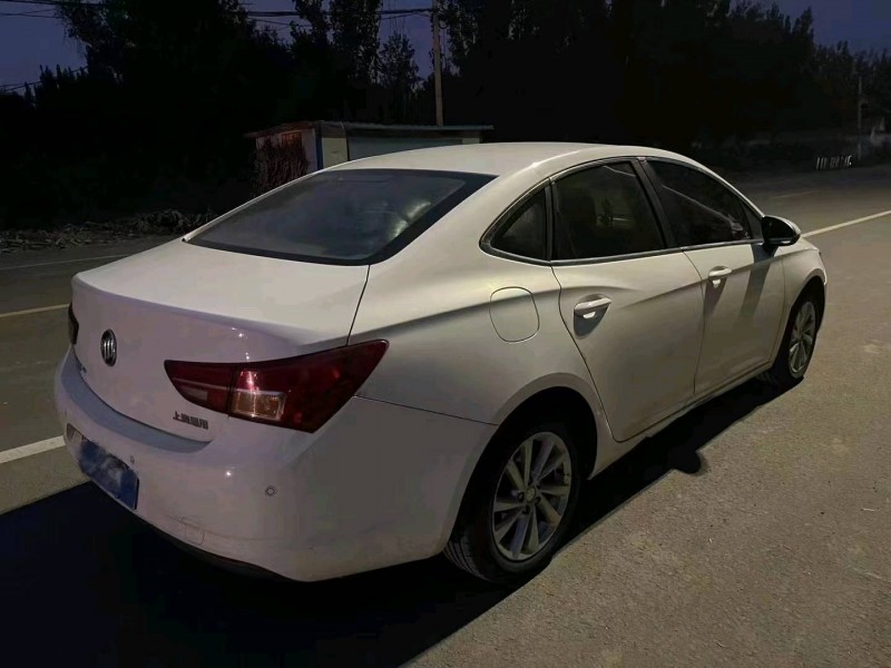 枣庄16年别克威朗9