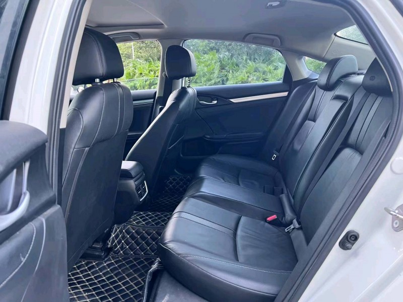 珠海17年本田思域5