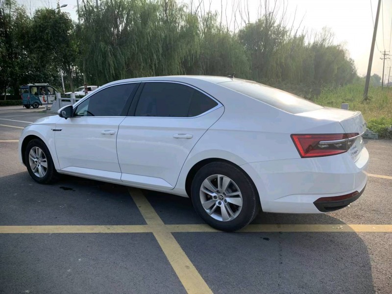 徐州21年斯柯达速派8