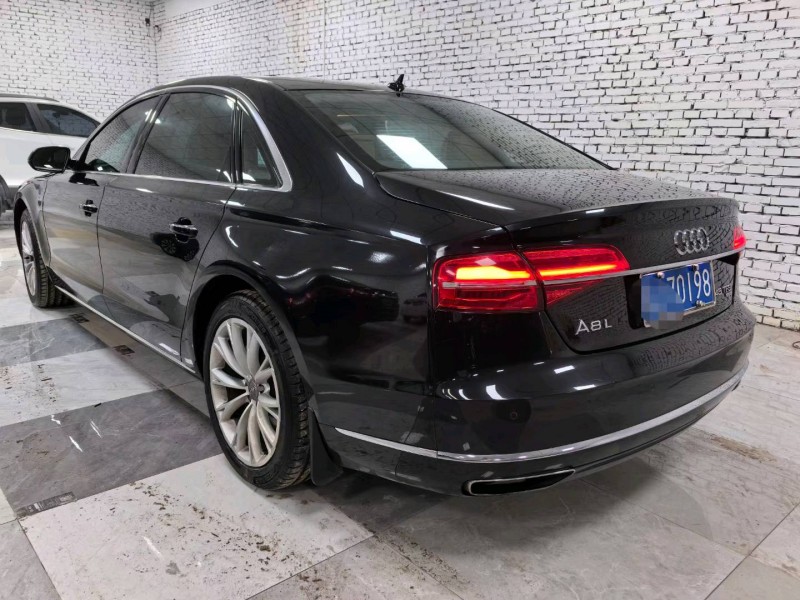 邢台15年奥迪A8L4