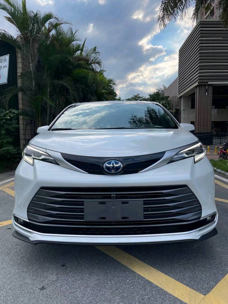 佛山23年丰田塞纳1